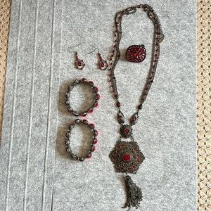 The Necklace brand JLo